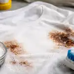 prosty-sposob-na-uchronienie-ubran-przed-uporczywymi-plamami-z-czekolady.png